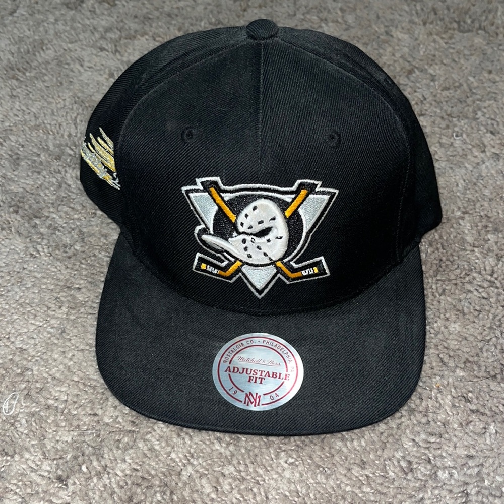 Rare Mighty Ducks Mitchell and Ness SnapBack Hat 20th Anniversary